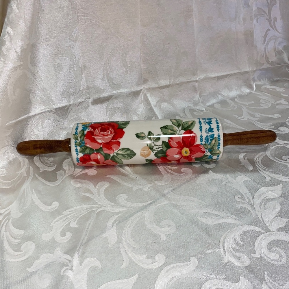 Pioneer woman retired rolling pin. NEW